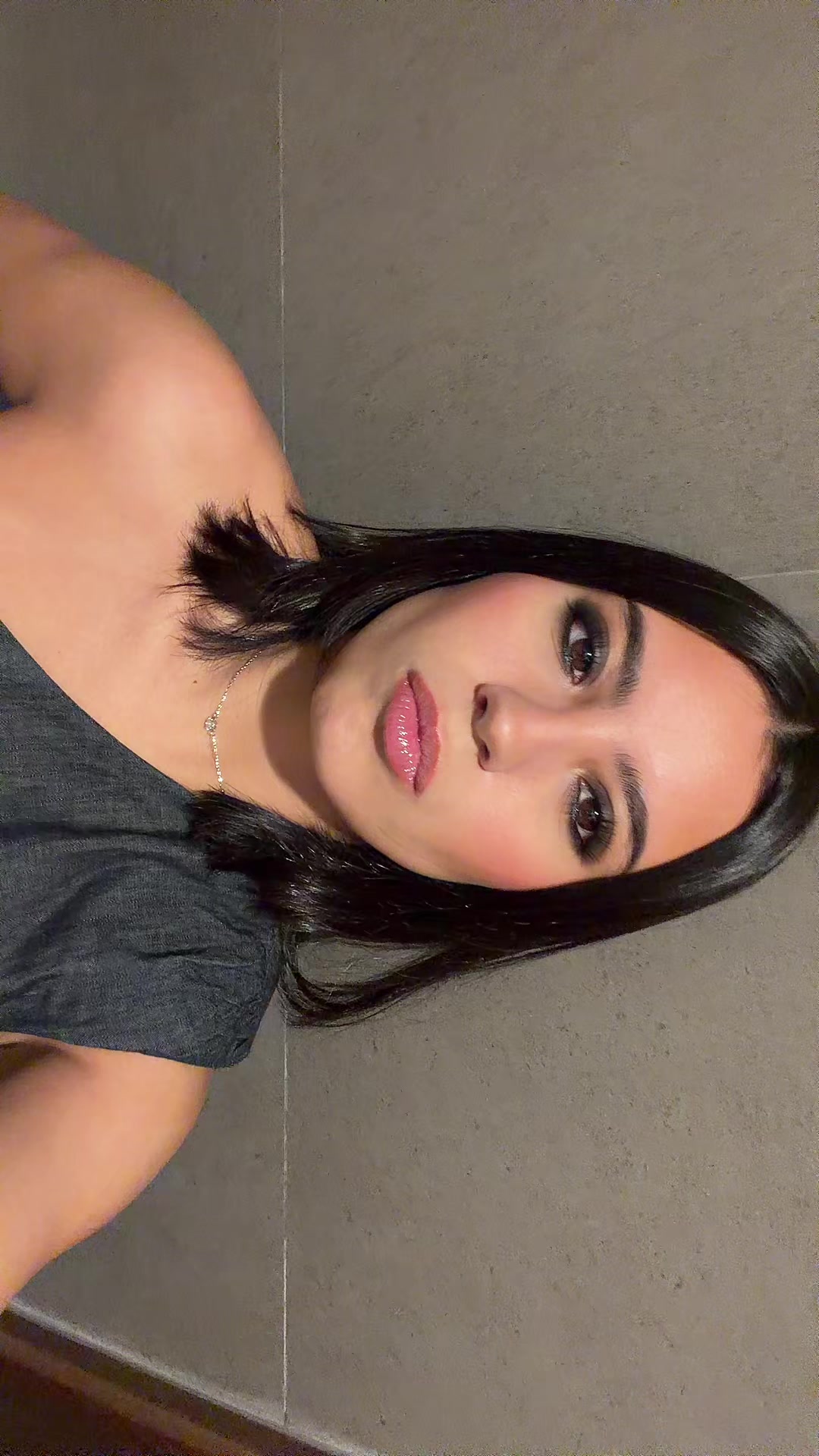 @loveehotmoms_