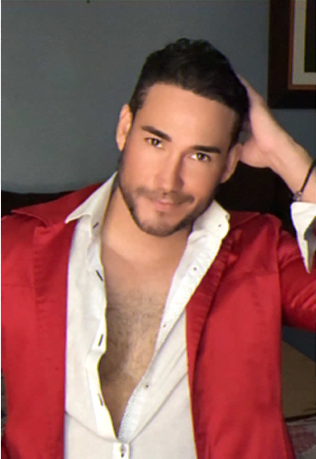 @Elchicodelasonrisa😊