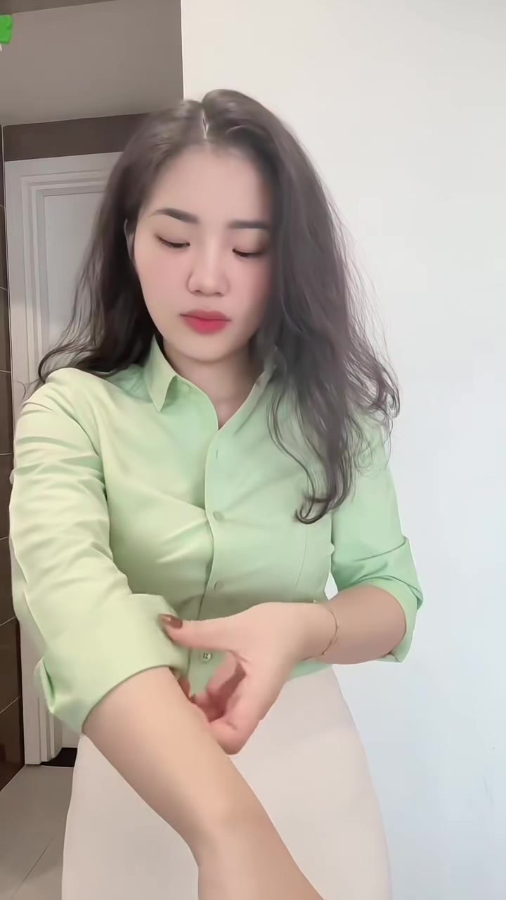 @gái công sở
