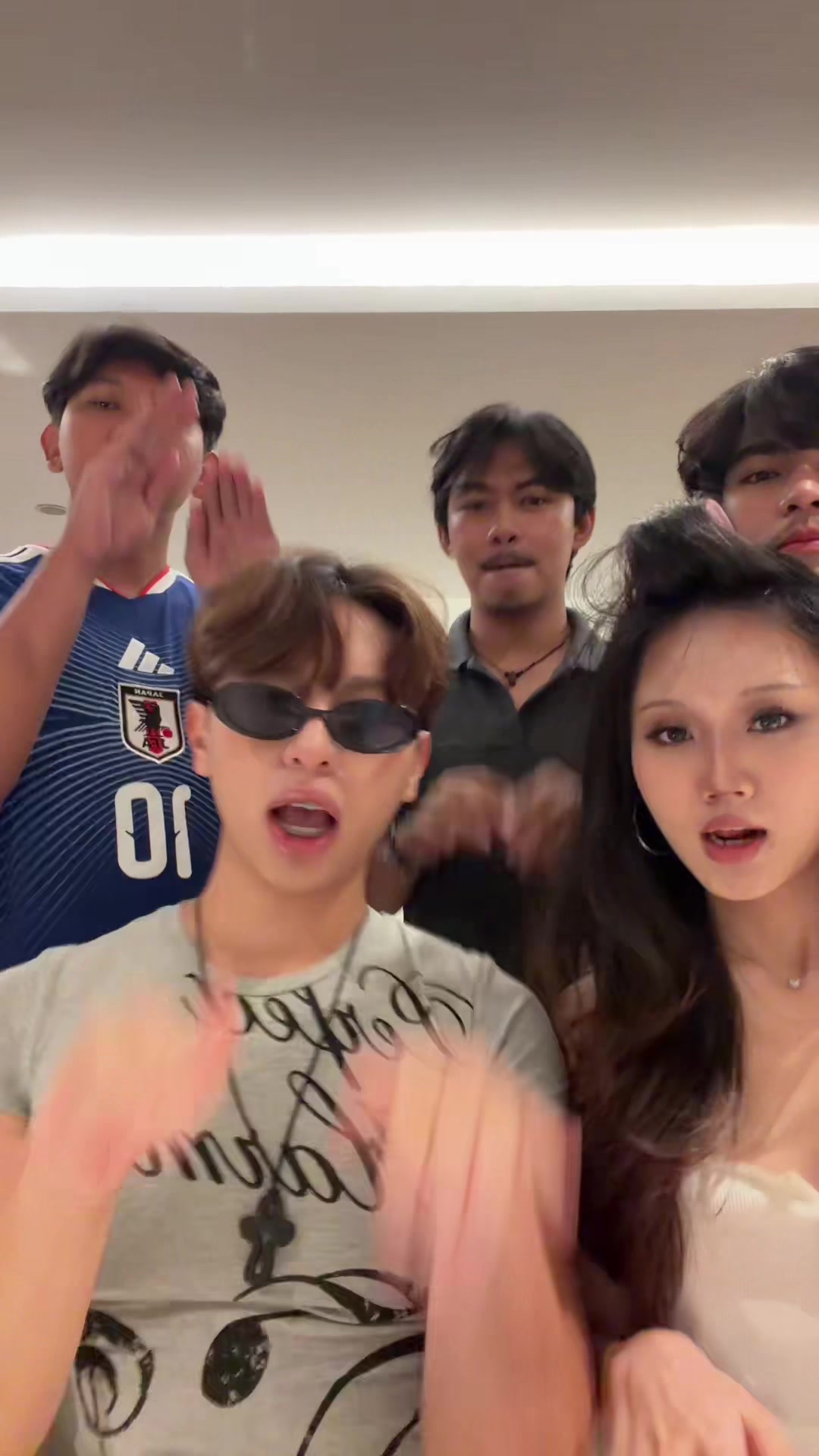 @Qin
