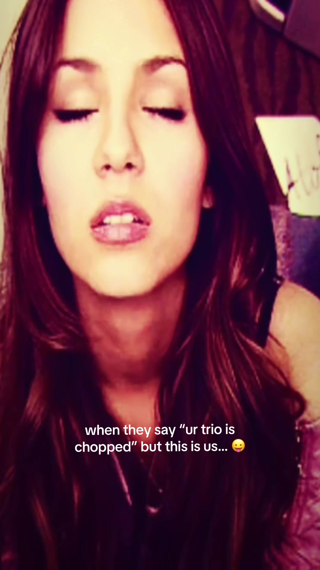 @mo