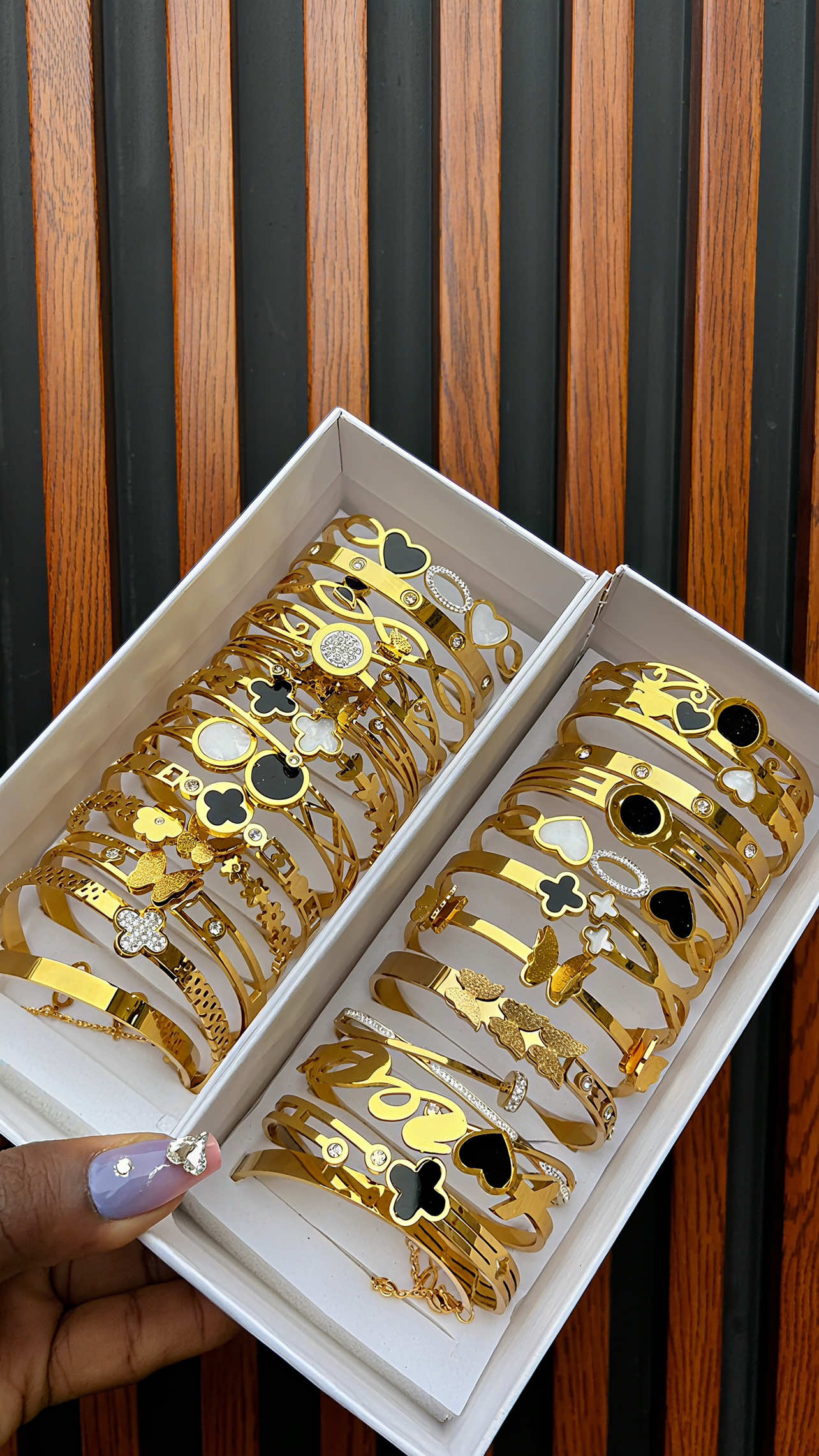 @Ever Jewelries Wholesale