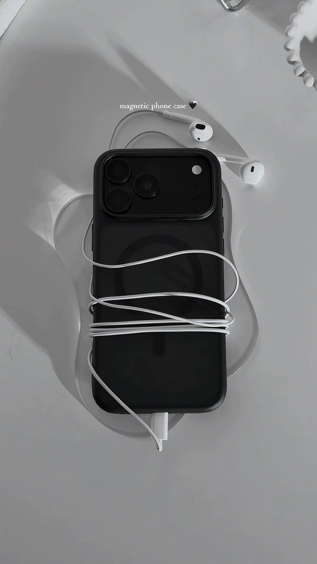 @𝑴𝑨𝑹𝑳𝑺 & 𝑪𝑶.