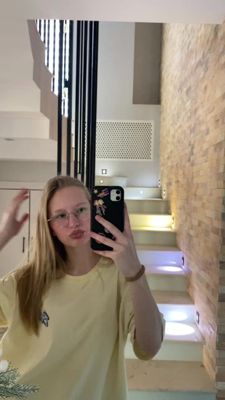 @𝒮.