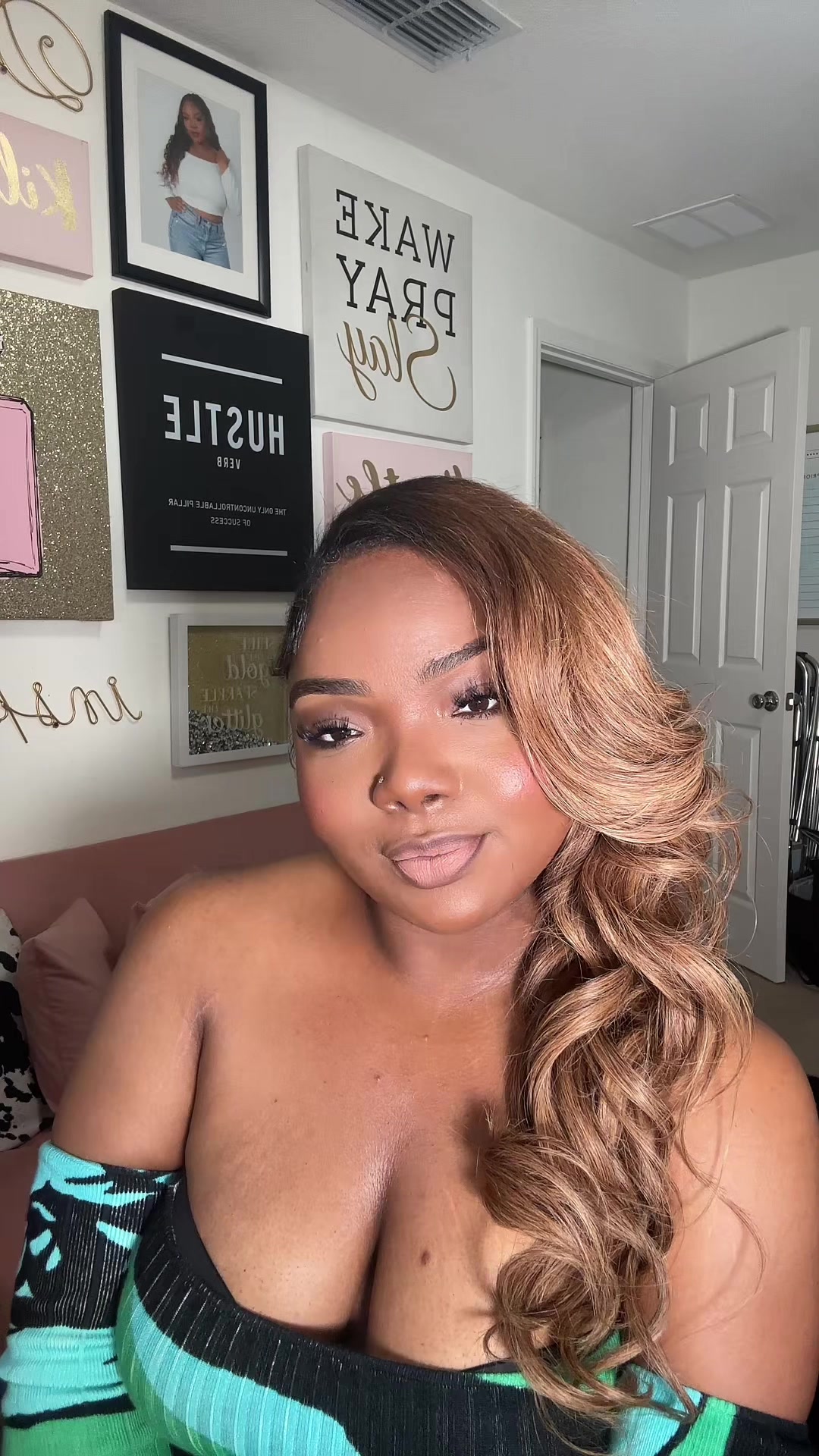 @Auza B 💄 Beauty & Confidence