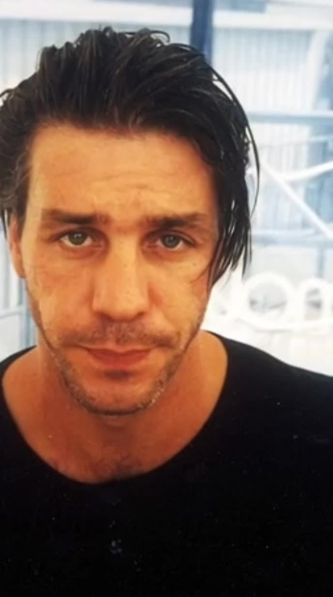 @Evan [Von_Rammstein🎸]
