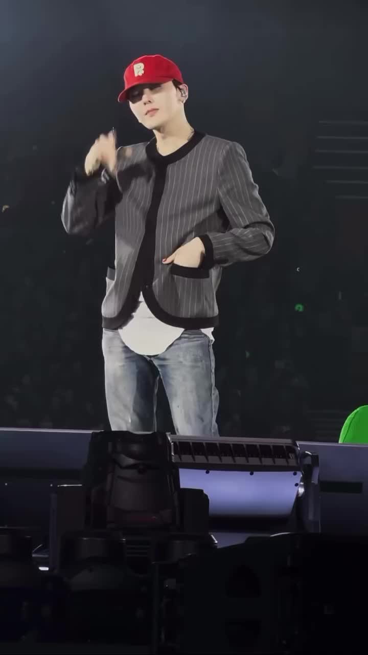 @•지디 와이프 쪼기🗝🐉