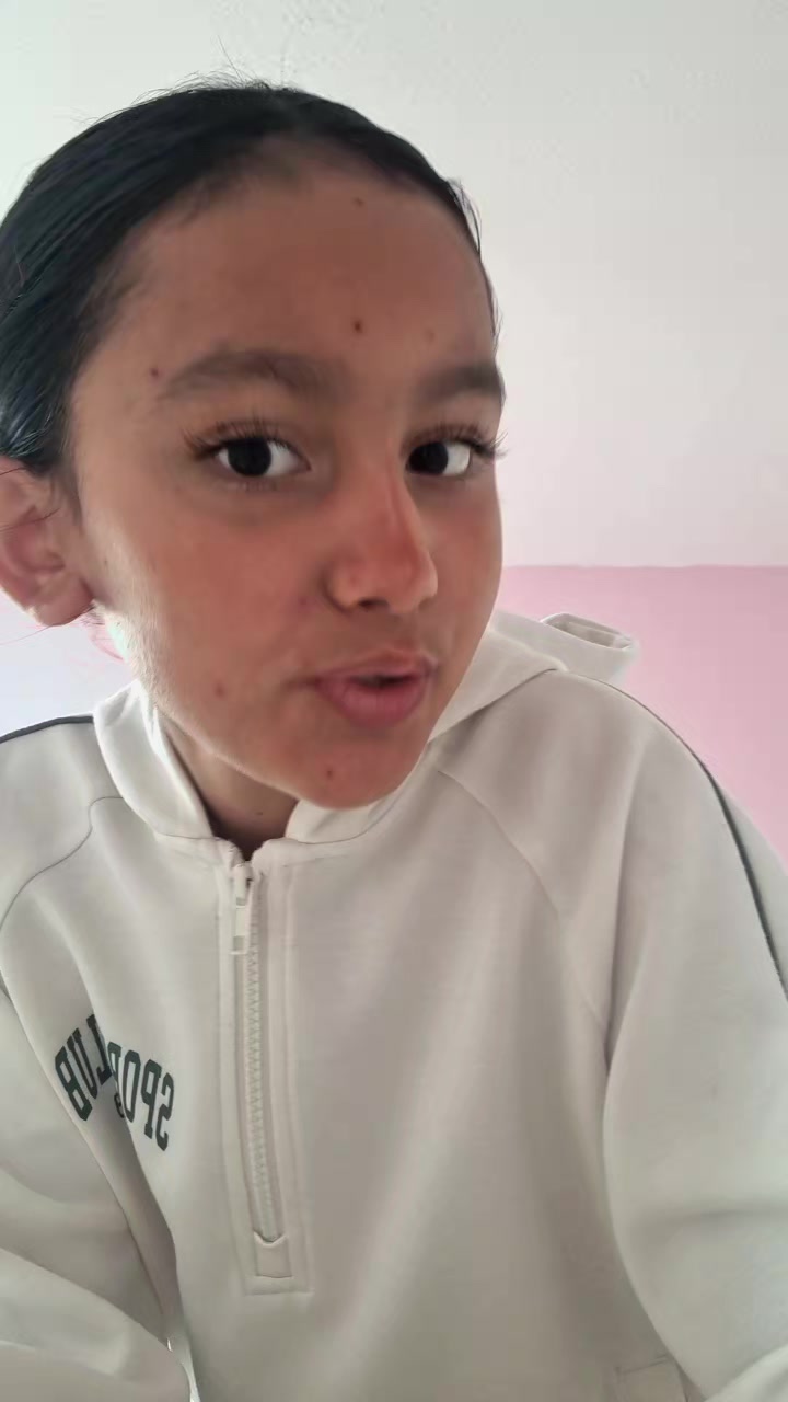 @Ariana cutie