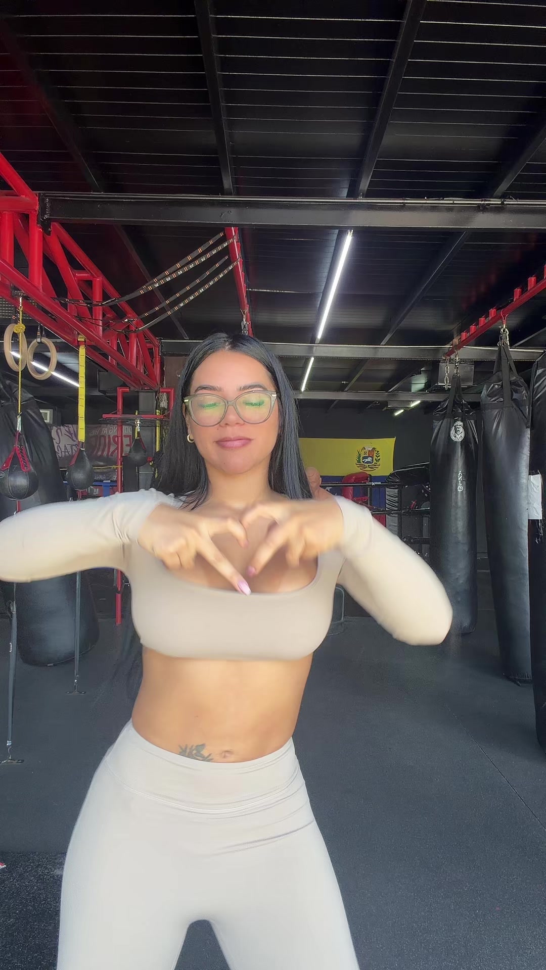 @Evielysoficial2