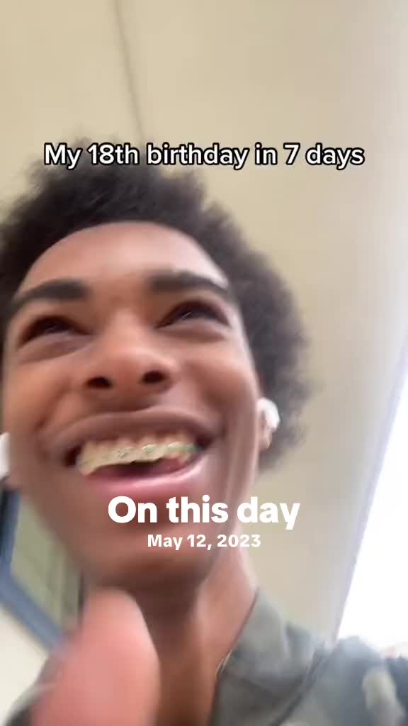 @🗿