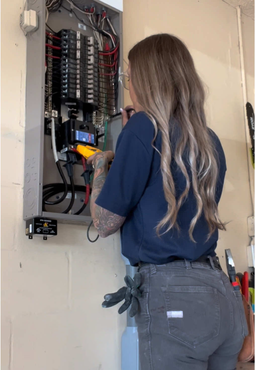 @That Electrician Chick