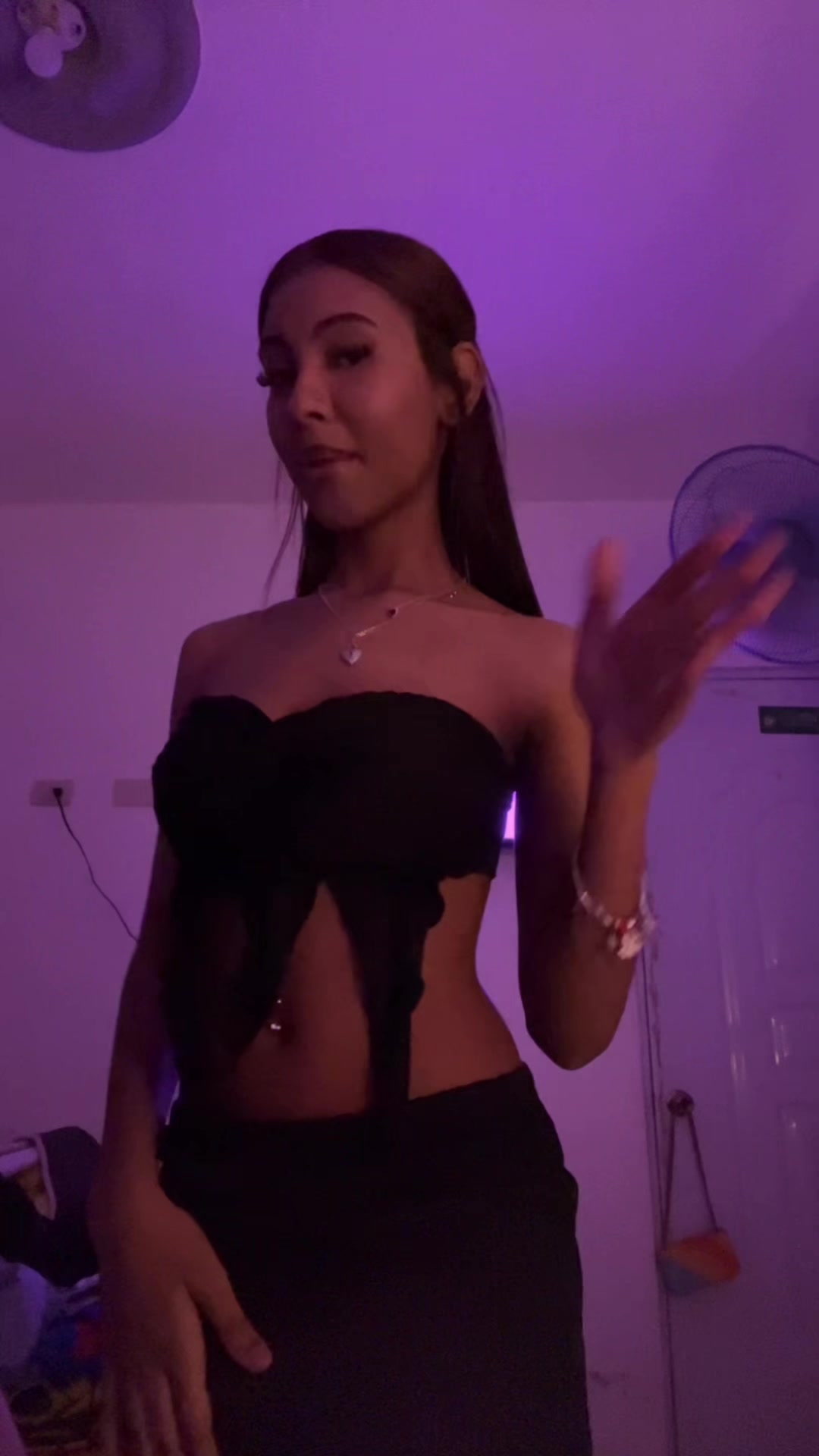 @𝓝𝓪𝓱𝓸𝓵𝔂🕷️
