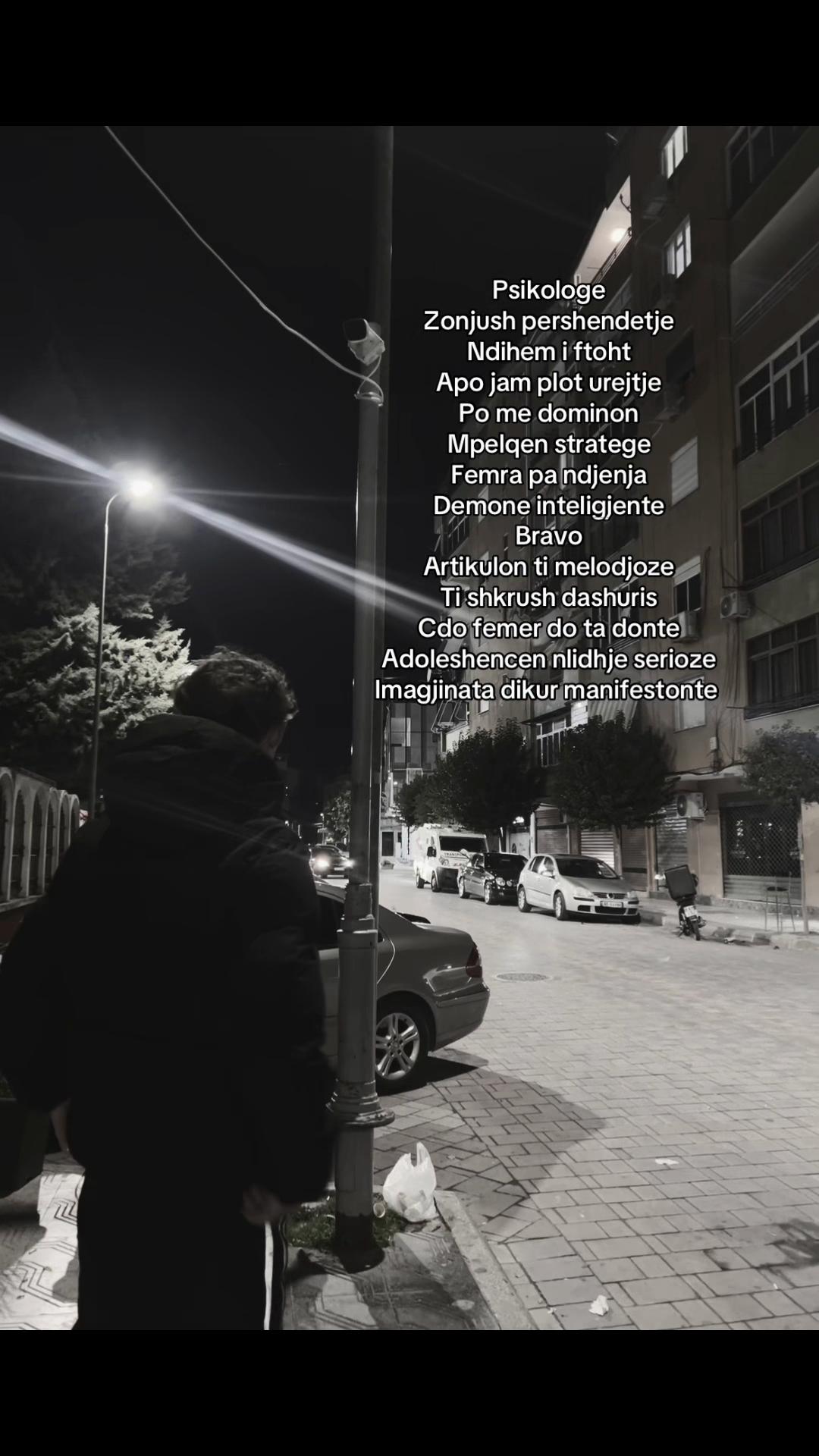 @🎭