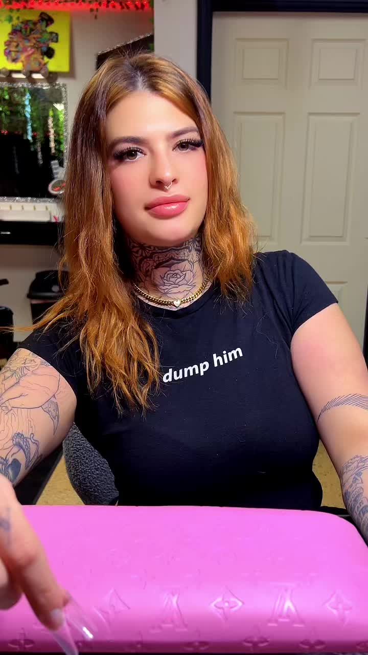 @MiMi 🎨🦋👑🦄