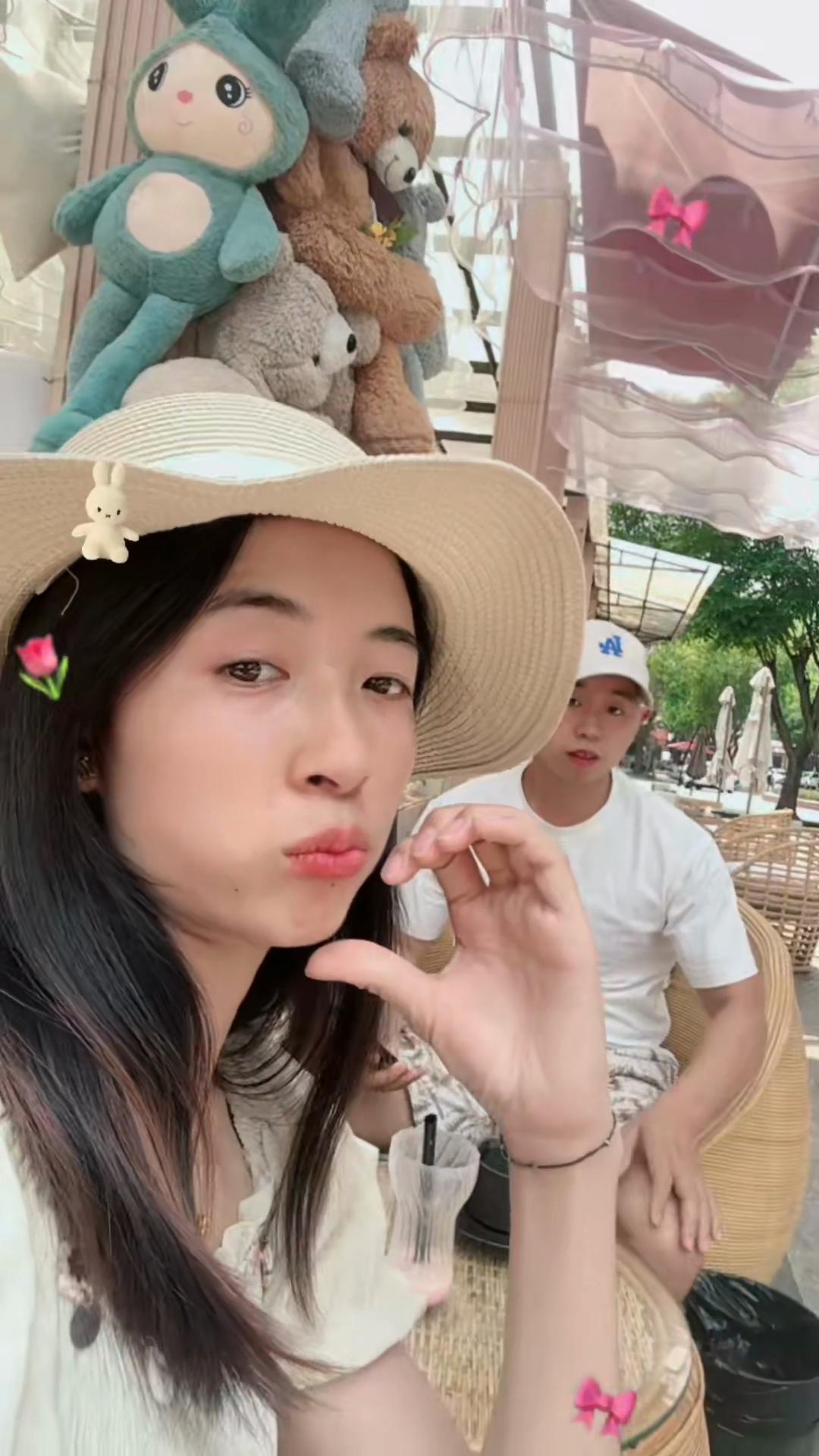 @ເຟສJoyLaojoung钟菲菲🥳📦🇨🇳🛍️👗
