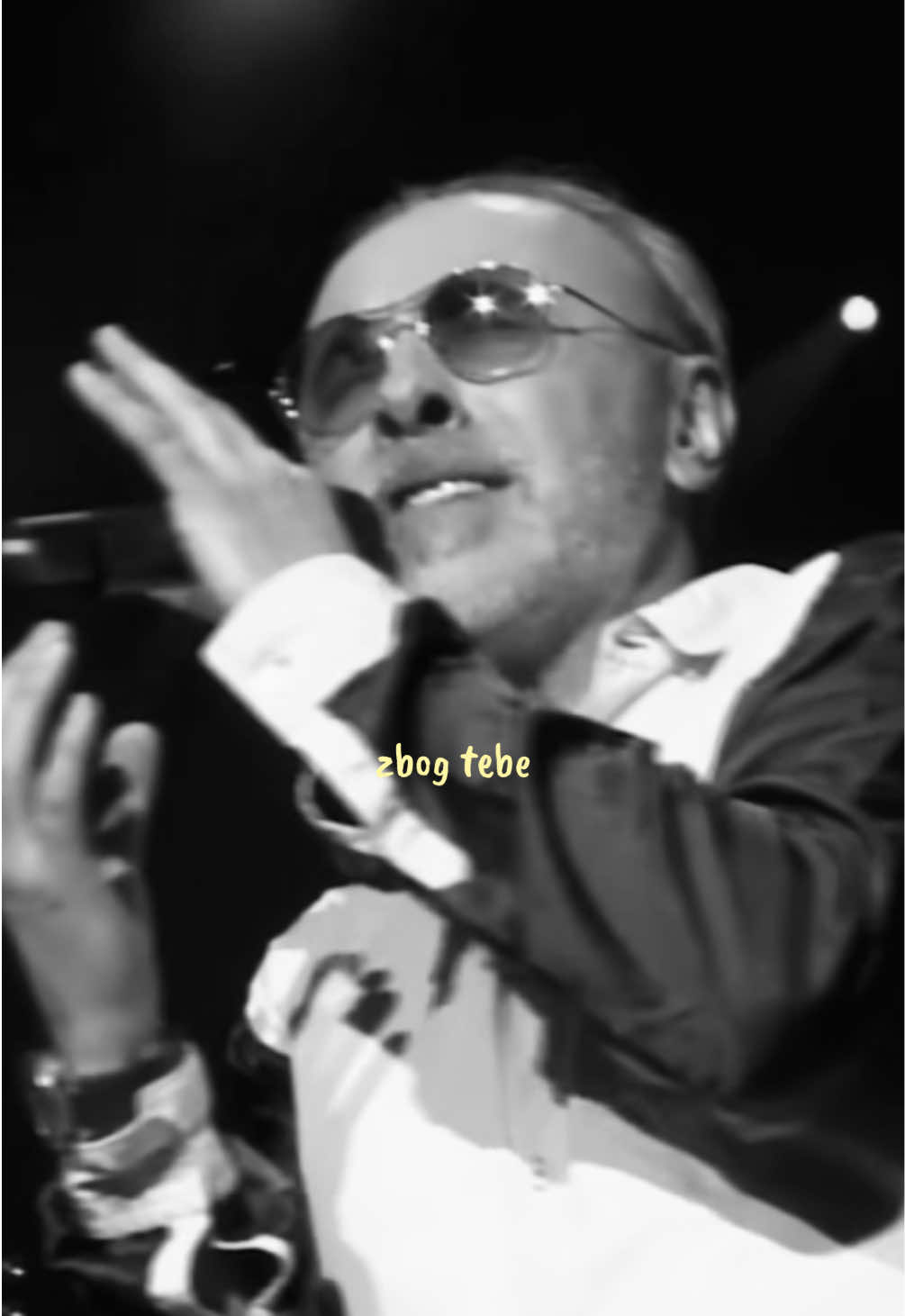 @•
