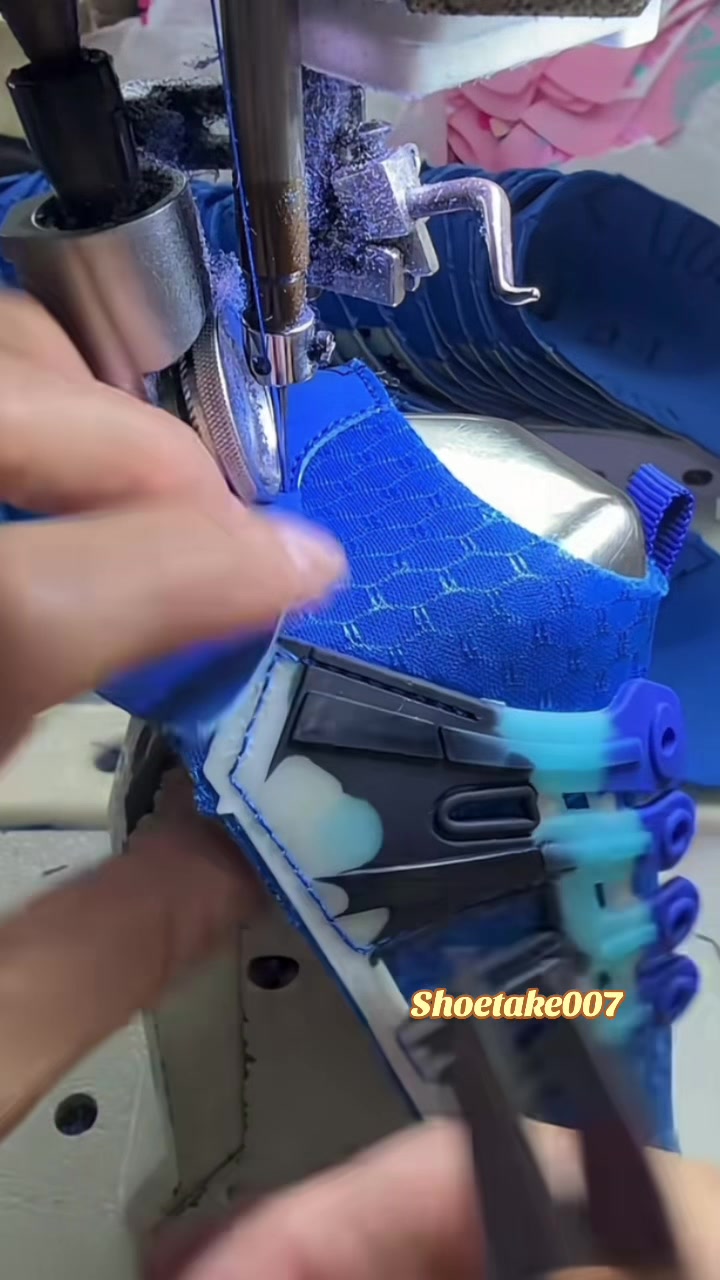 @SHOETAKE