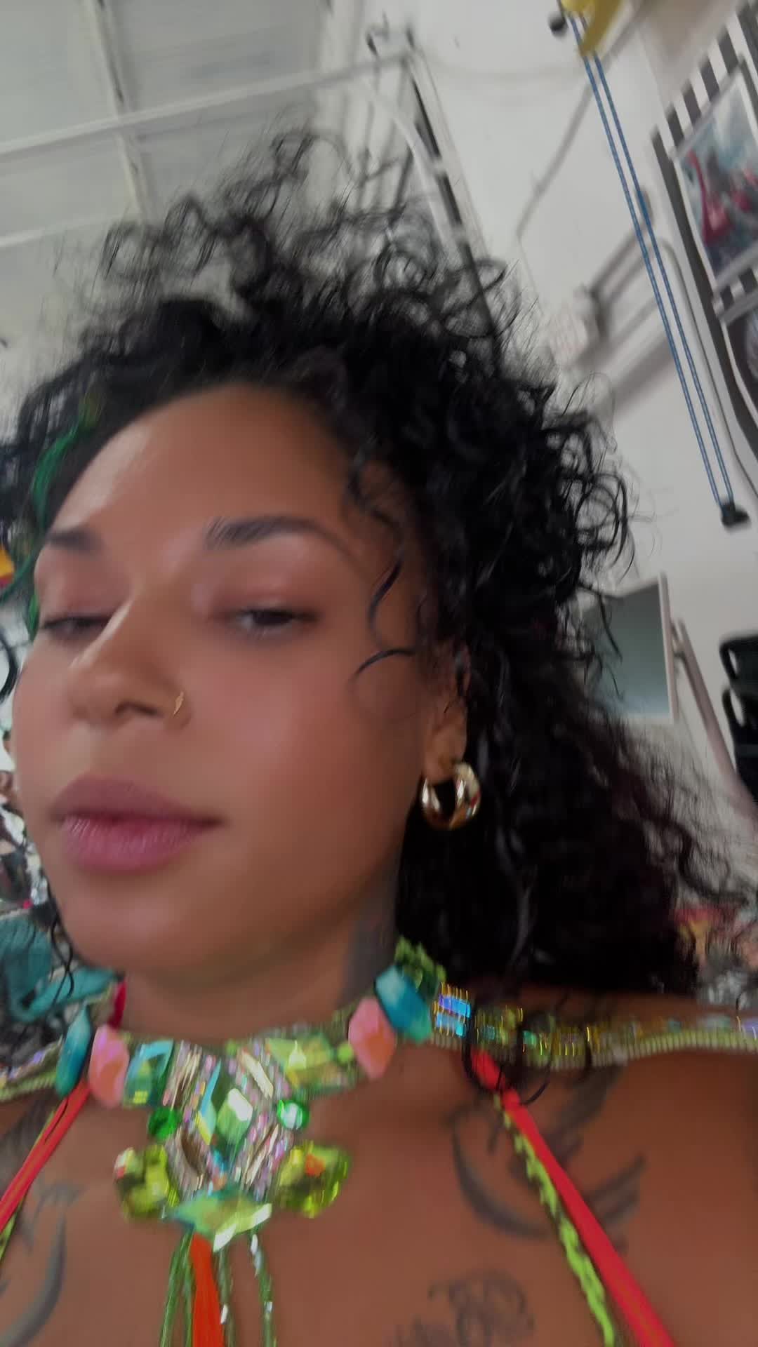 @ShhmoneyCurl