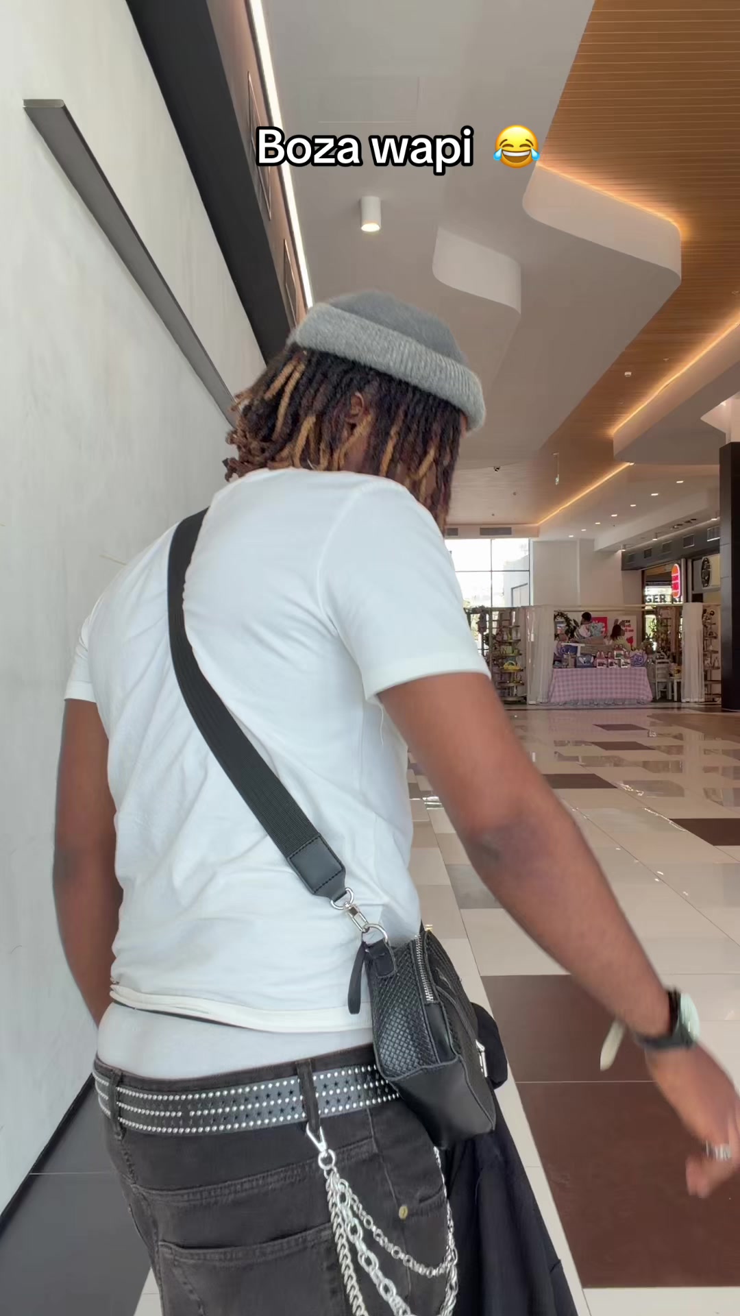 @Jonathan jiji Muana m&egrave;re