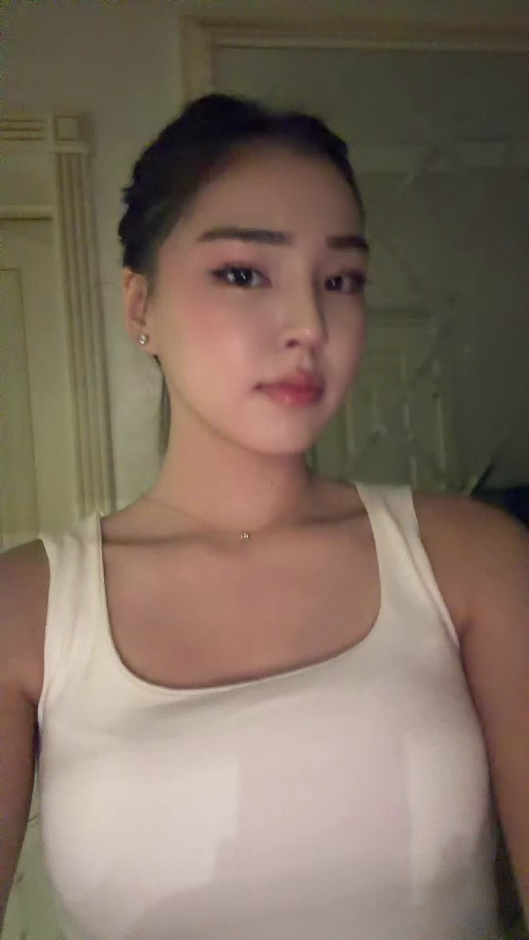 @b’