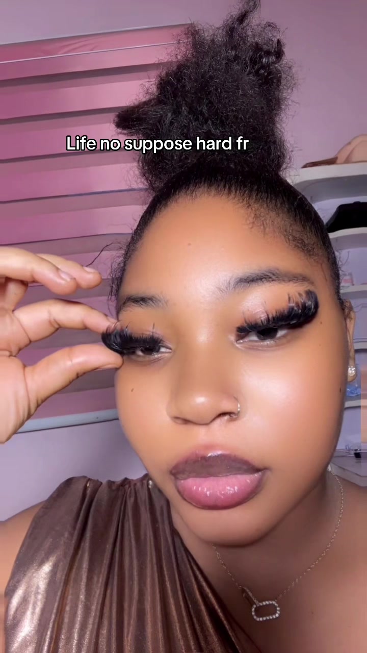 @Strip Lashes || Lagos