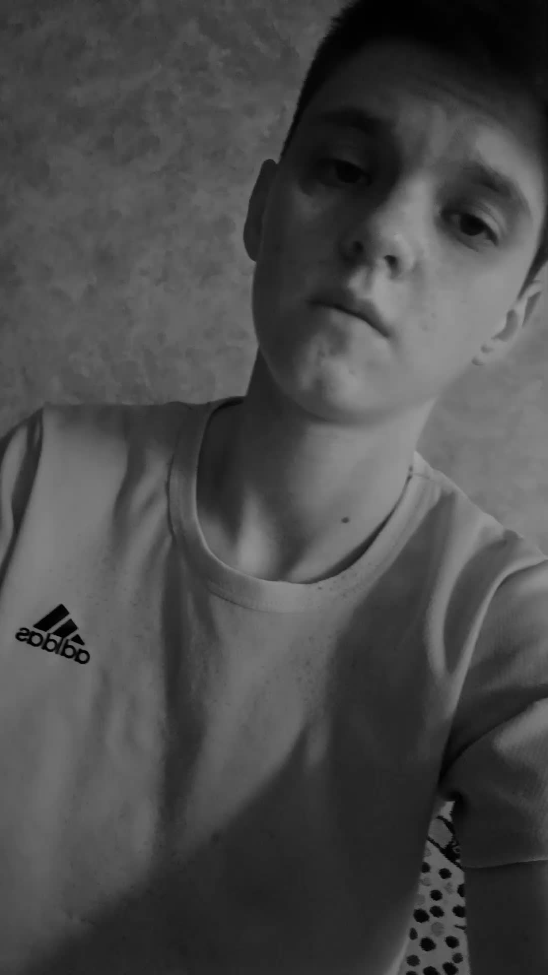 @𝓑𝓻𝓸𝓴𝓮𝓷 𝓗𝓮𝓪𝓻𝓽♡