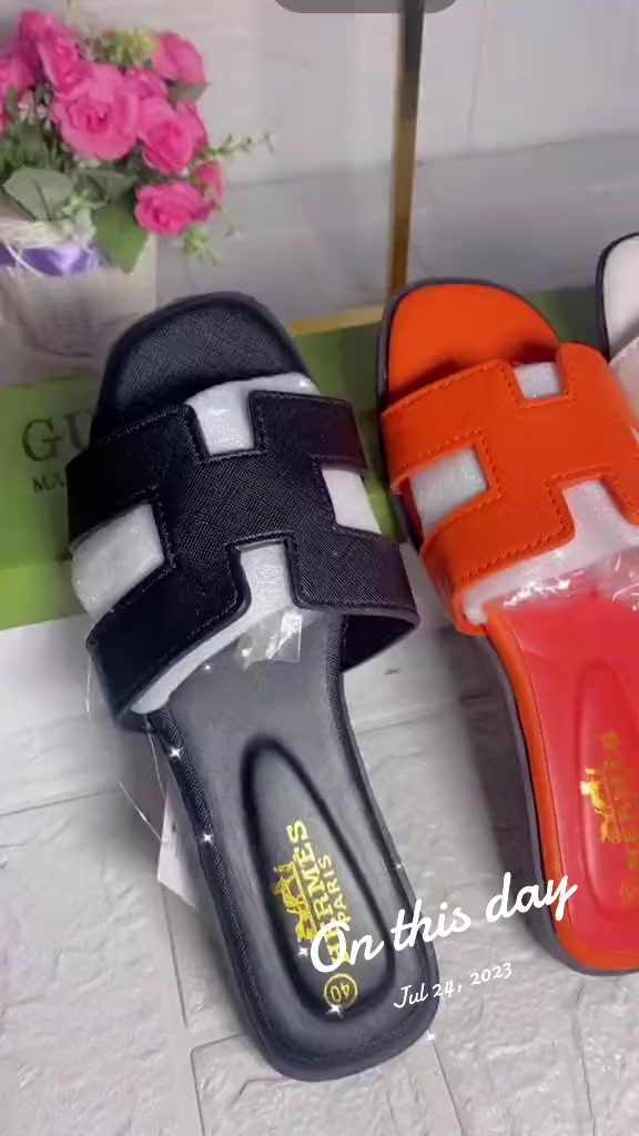 @BAGS/SLIPPERS VENDOR IN SANGO