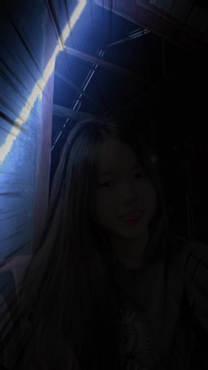 @𝐁T̸ | F L Y Y