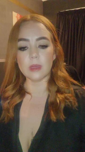 @Courtneywithcurves