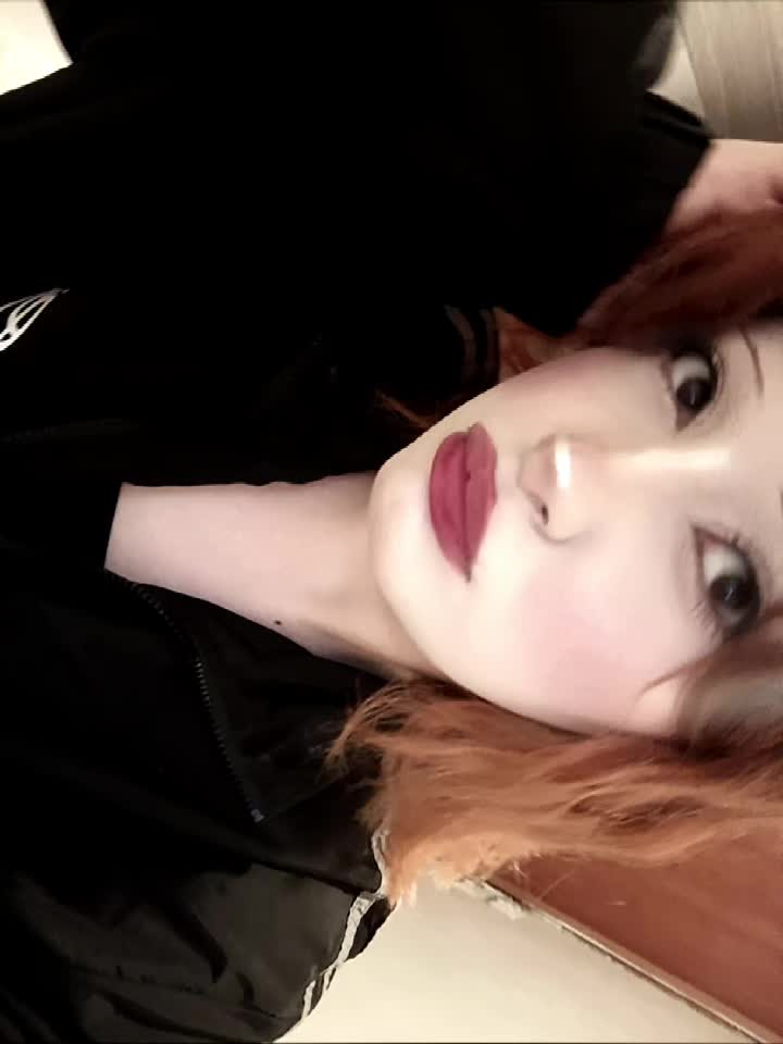 @лу́на я
