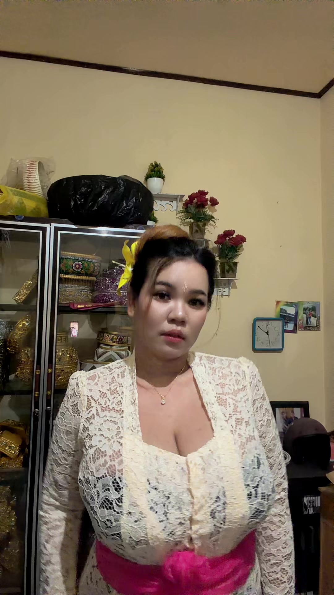 @Mbok ulan ๐ผ