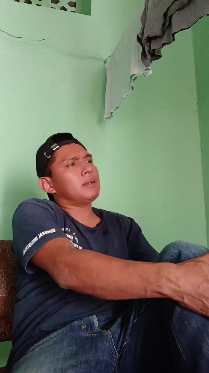 @Un Joven So&ntilde;ador Sv