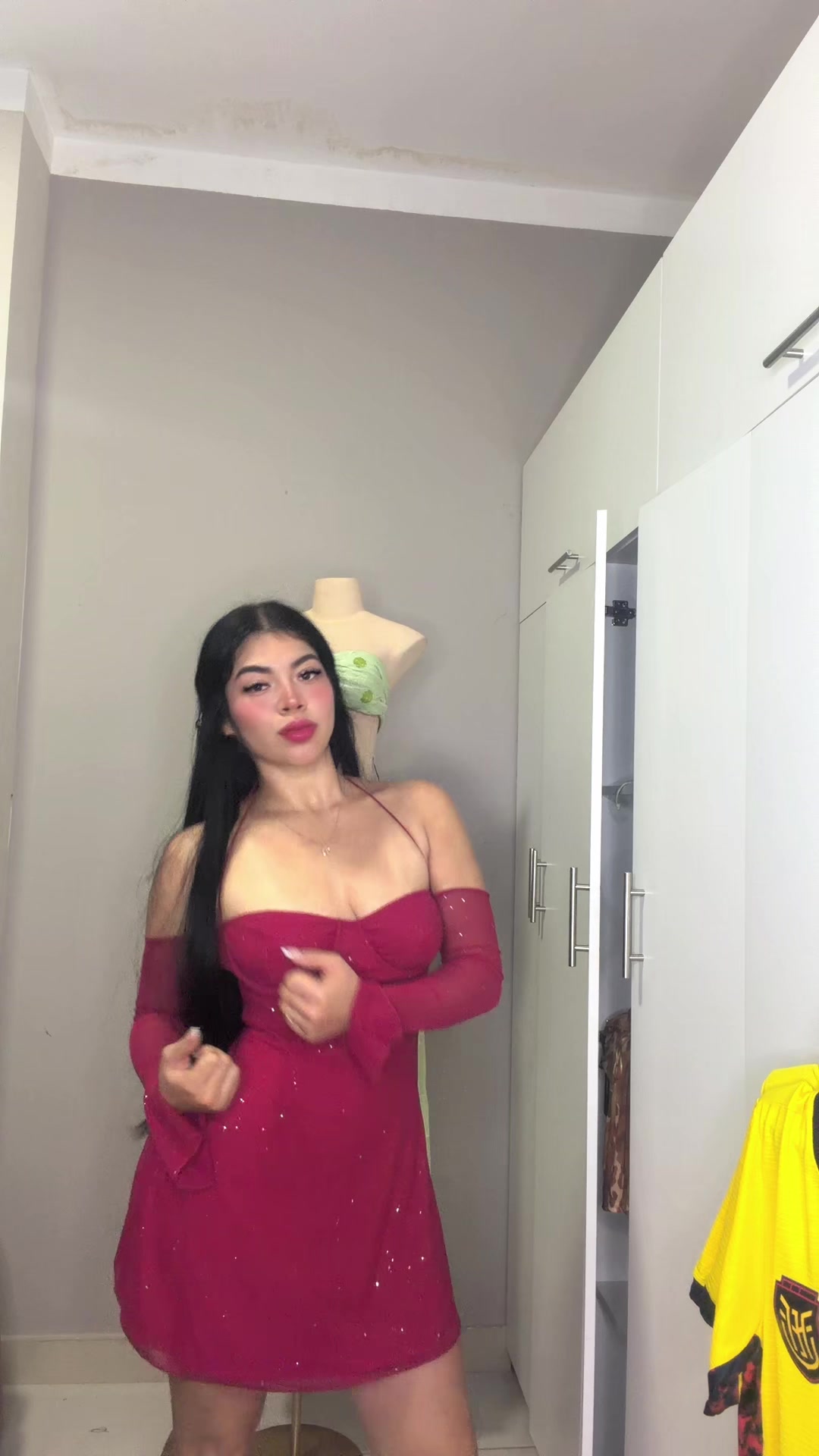 @Dianika V 🧞&zwj;♀️