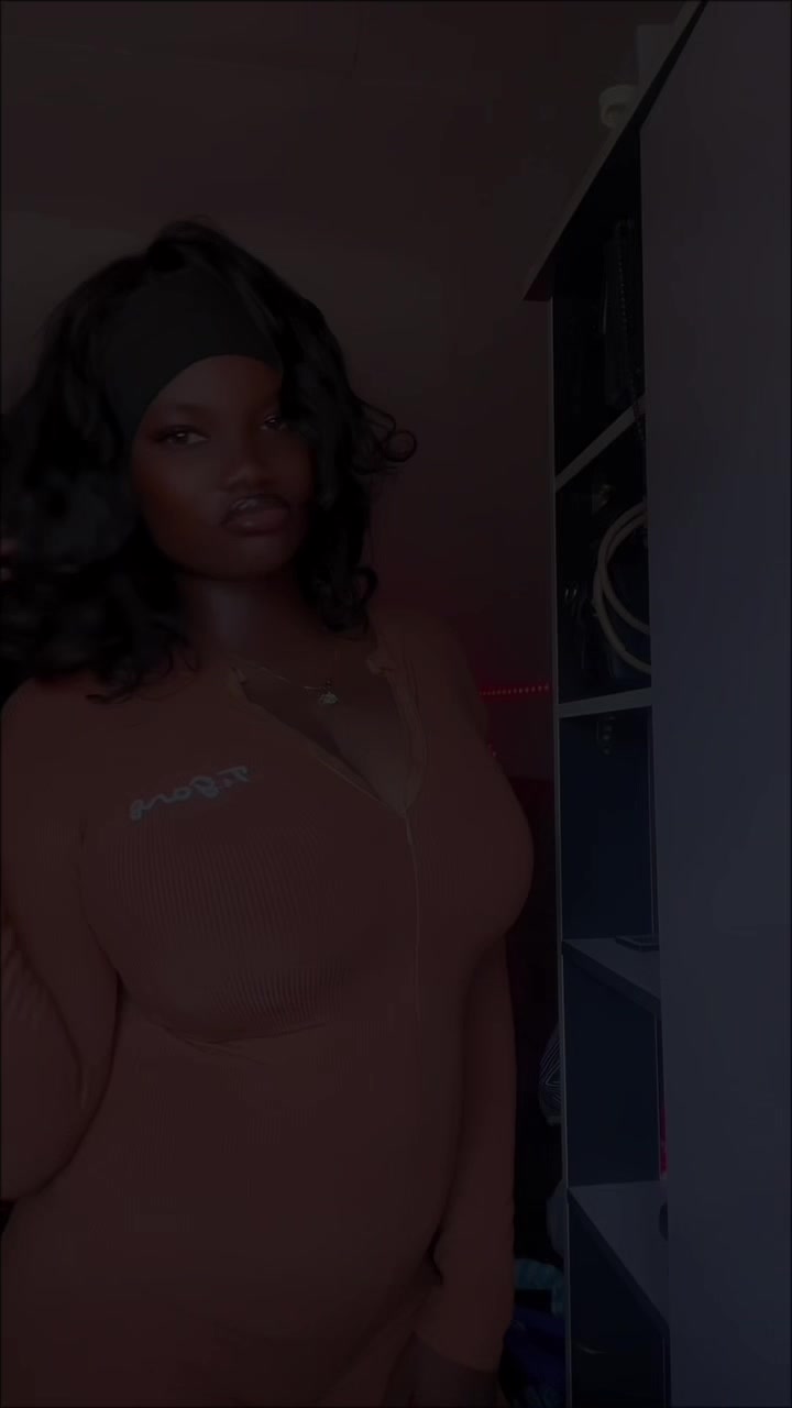 @🍫BLESSING🥺🖤