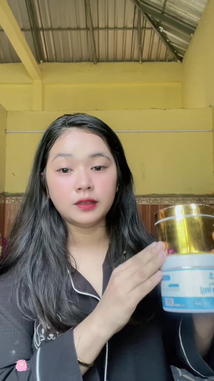 @👩&zwj;🦳🇰🇭👱&zwj;♂️🇻🇳
