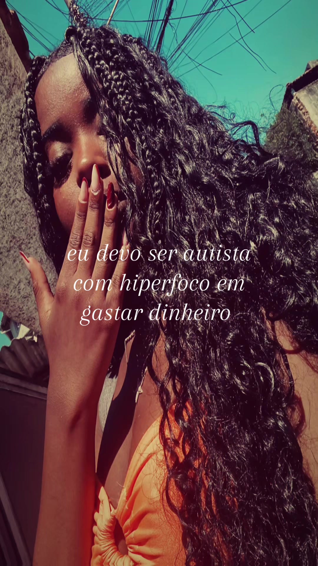 @tainá