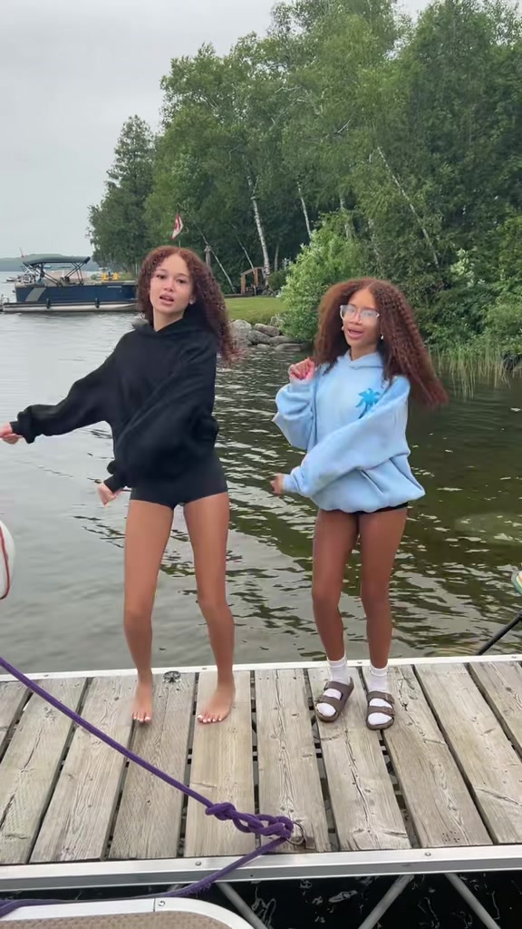 @👯&zwj;♀️