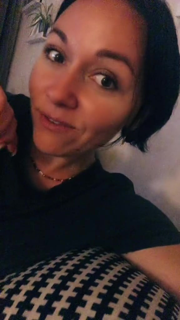 @Valeria_21