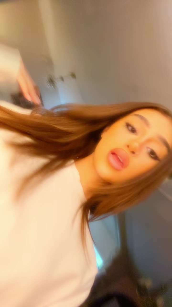 @hellenaslh