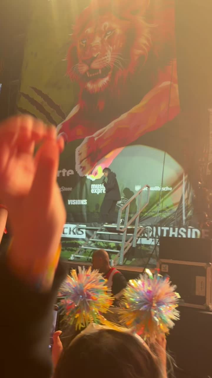 @goopstr |-/
