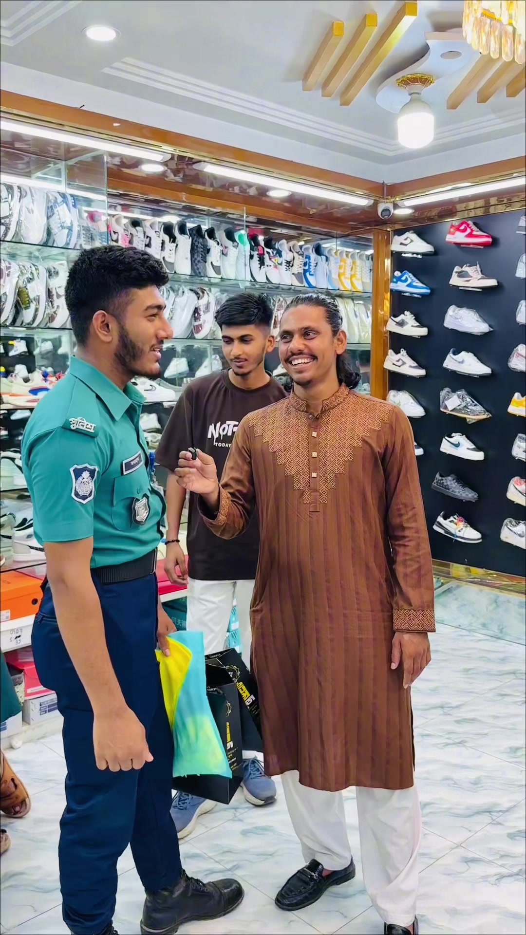 @👑 𝗟𝘅 𝗦𝗵𝗼𝗲𝘀 👟