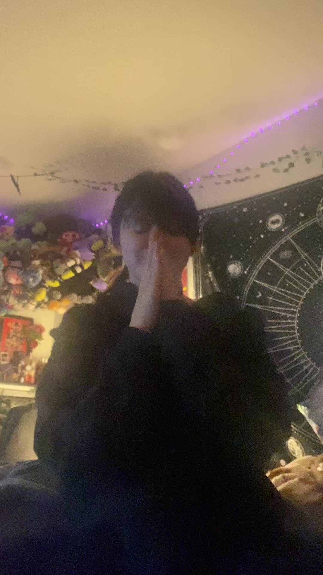 @Mickey🛸🖤