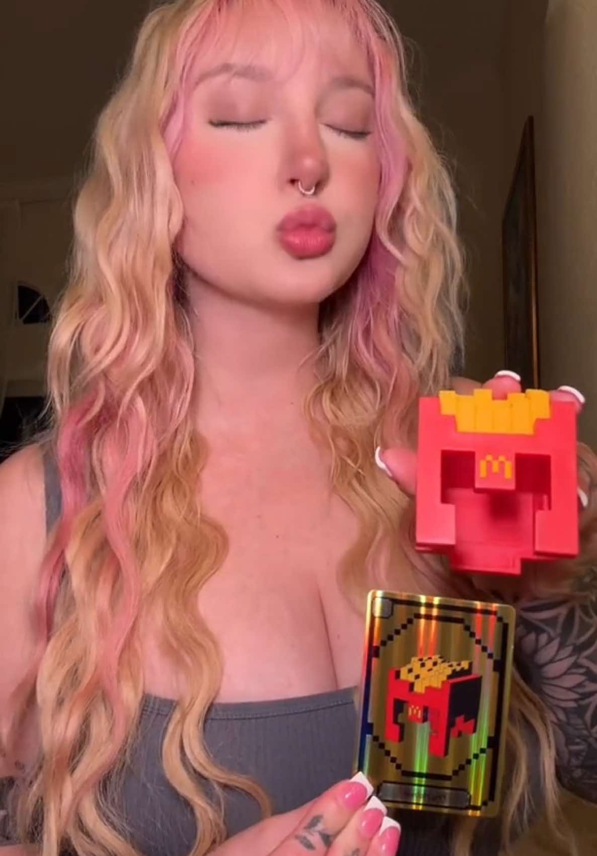 @Skylar Vox