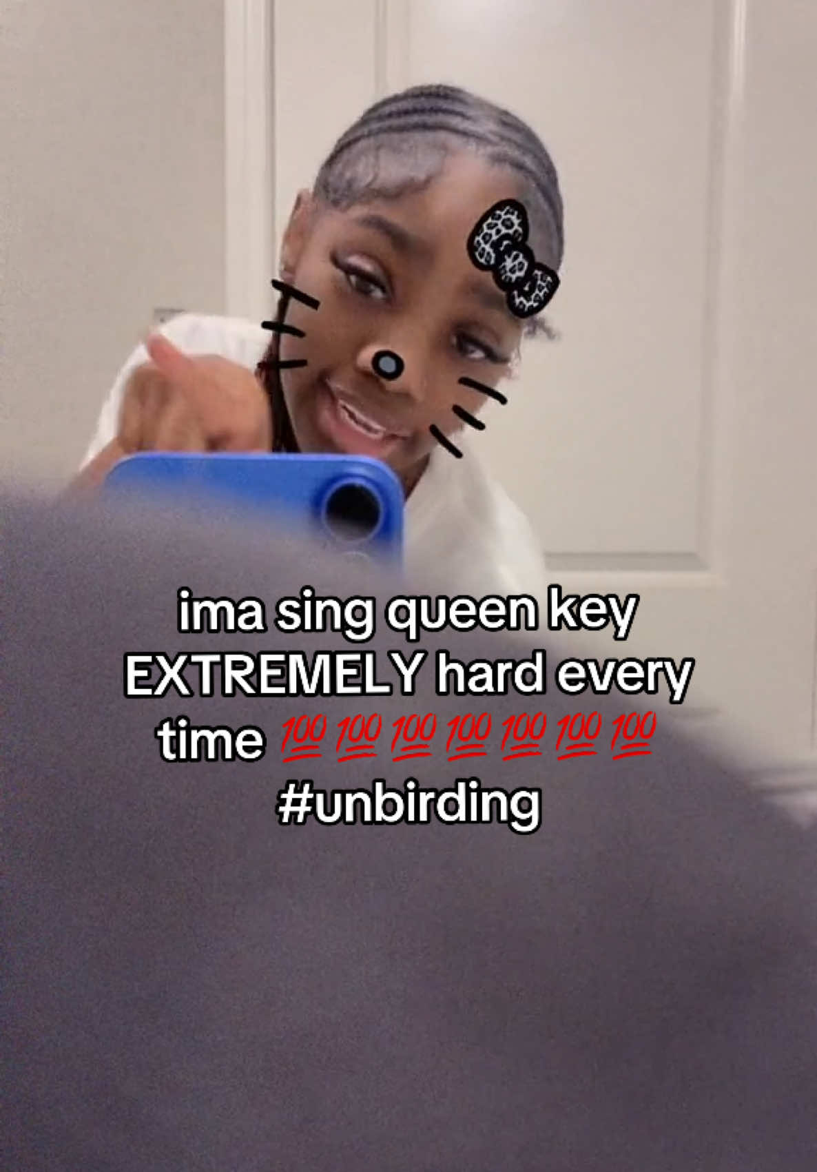@queen b