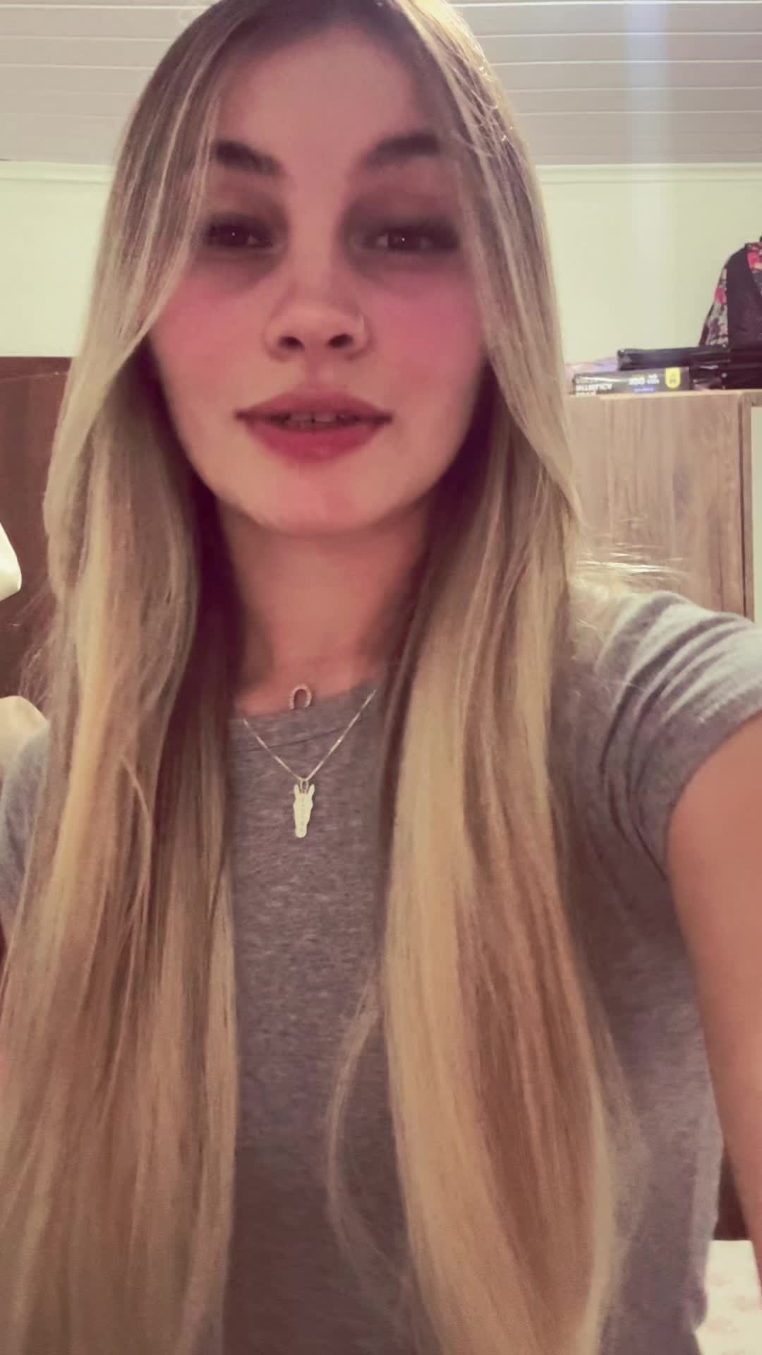 @AnaBazagliaa