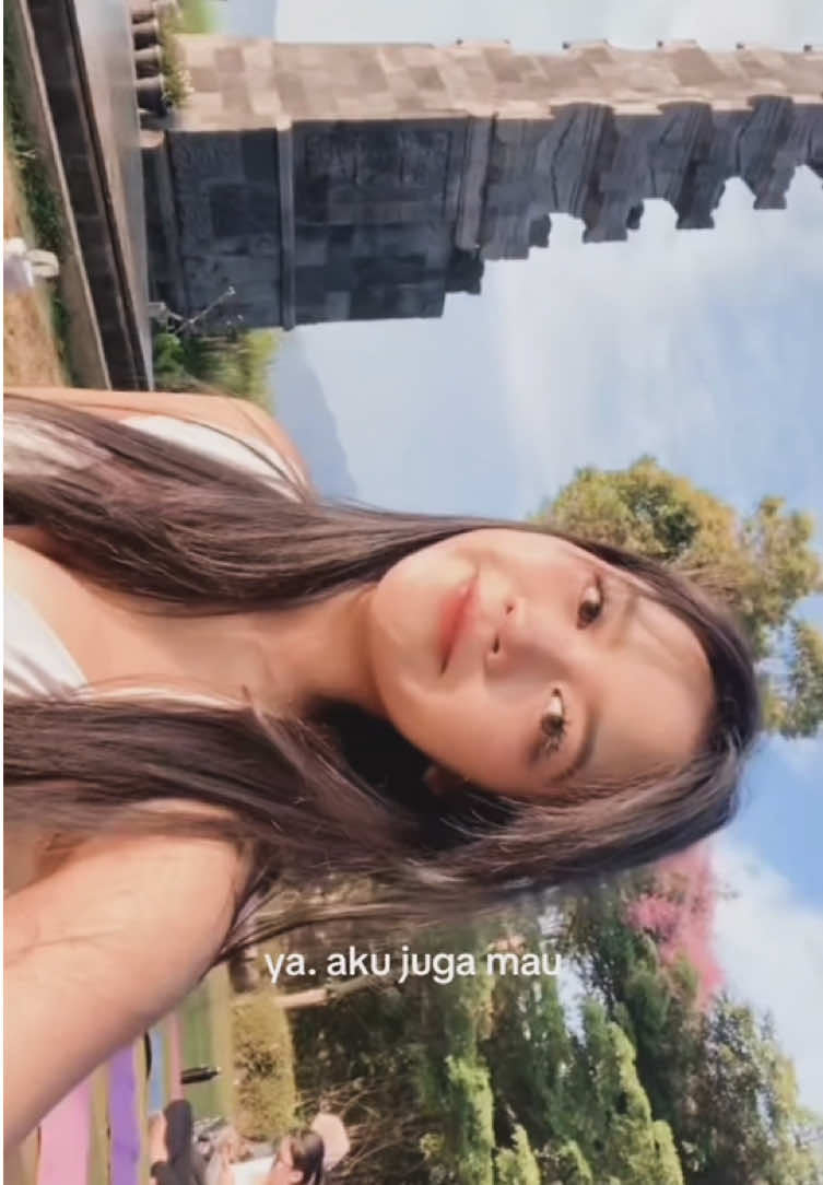 @putri | yoga enthusiast