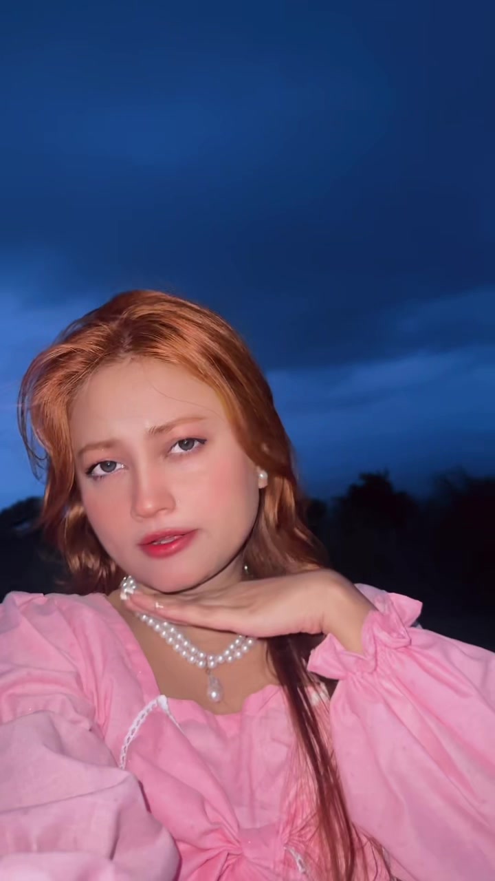 @Your Aesthetic Girl 🦢✨