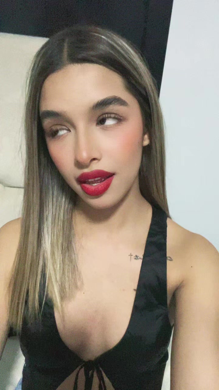 @𝒴