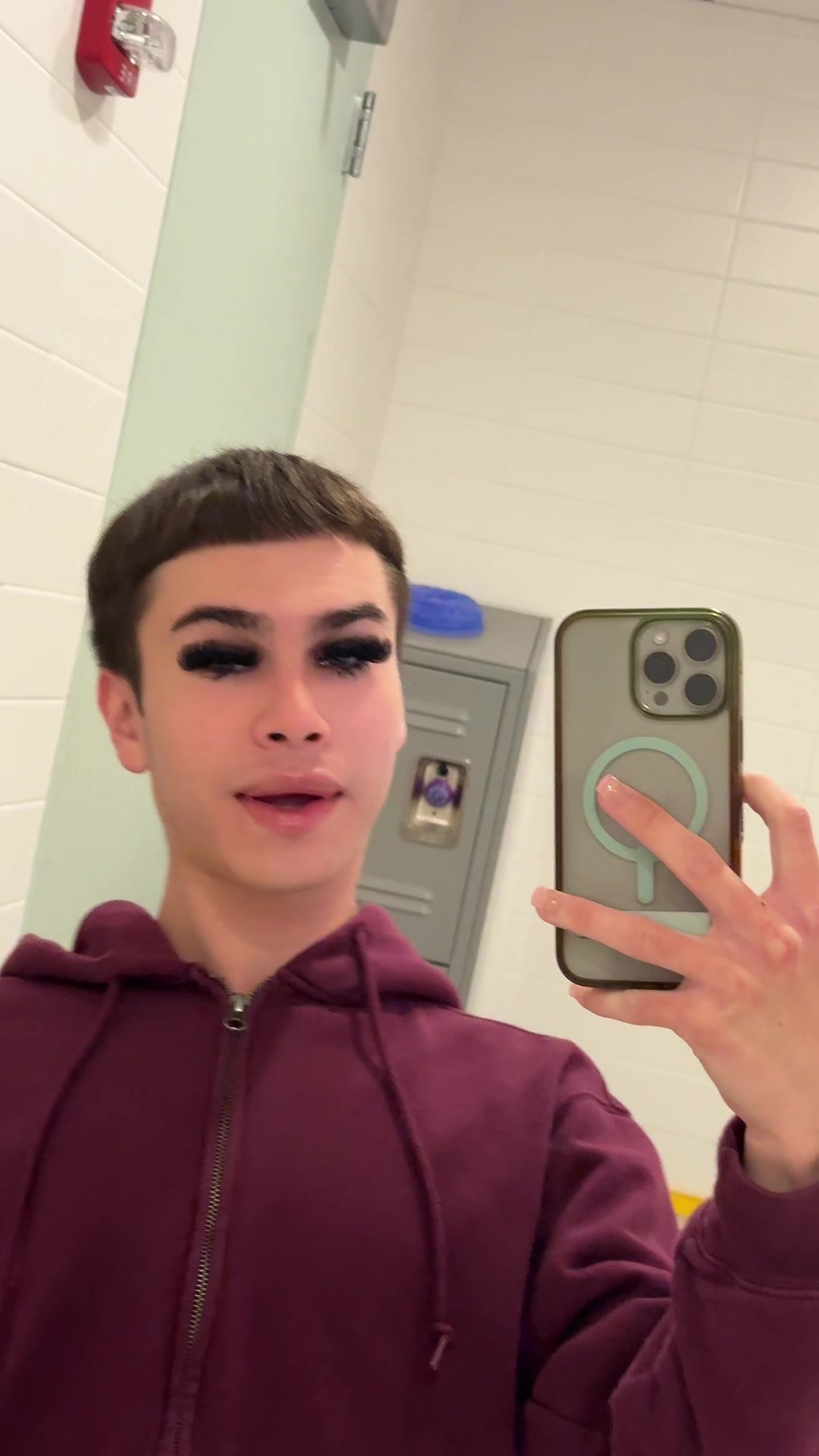 @bg