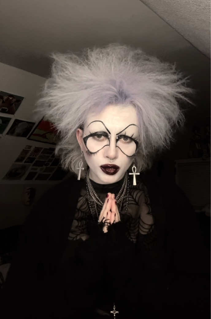 @dollygoth666